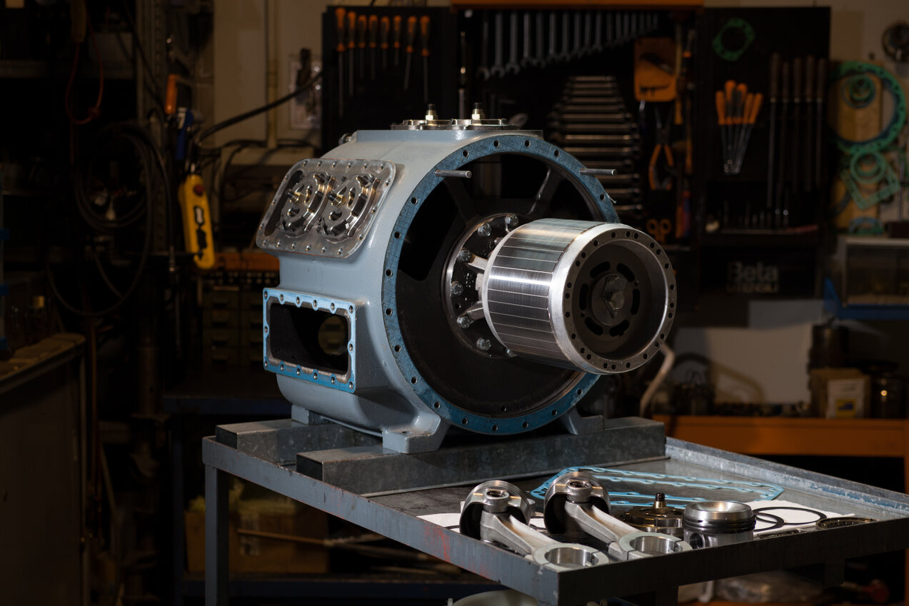 Un motore Scatto ambientato in officina di un motore per un compressore